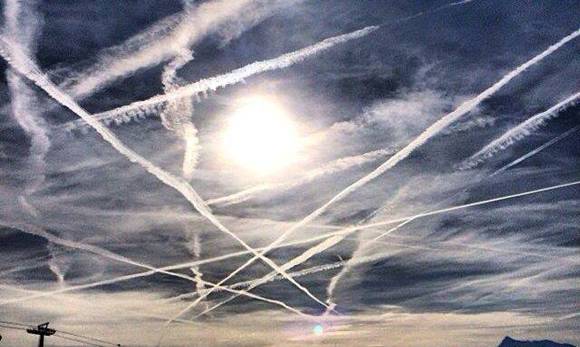 C:\Users\Fujitsu\Desktop\Filmy\Nov foto\What+Are+Chemtrails_+-+The+Toxic+Warfare+in+the+Sky.jpg